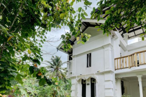 Watu House